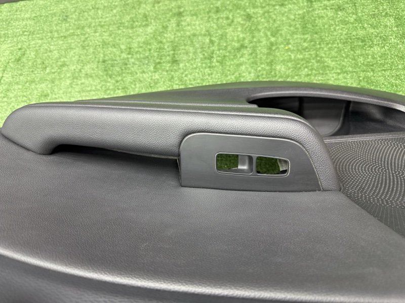 Обшивка двери Kia Ceed 3 2021 SW