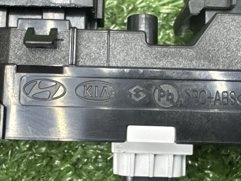 Кнопка стеклоподъемника Kia Ceed 3 2021 SW