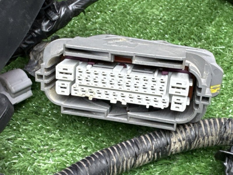 Проводка моторного отсека с повреждениями Kia Ceed 3 2021 SW
