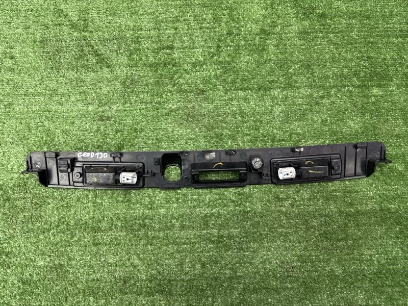 Накладка крышки багажника Kia Ceed 3 2021 SW