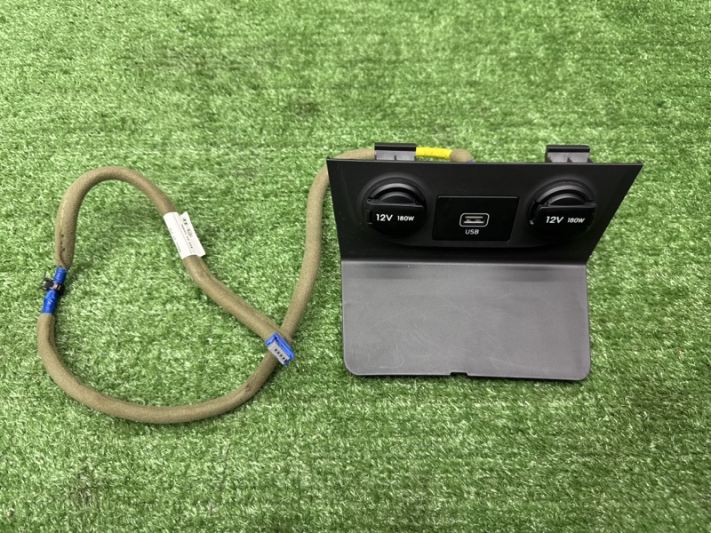 Блок USB с розетками Hyundai Creta 2021 GS