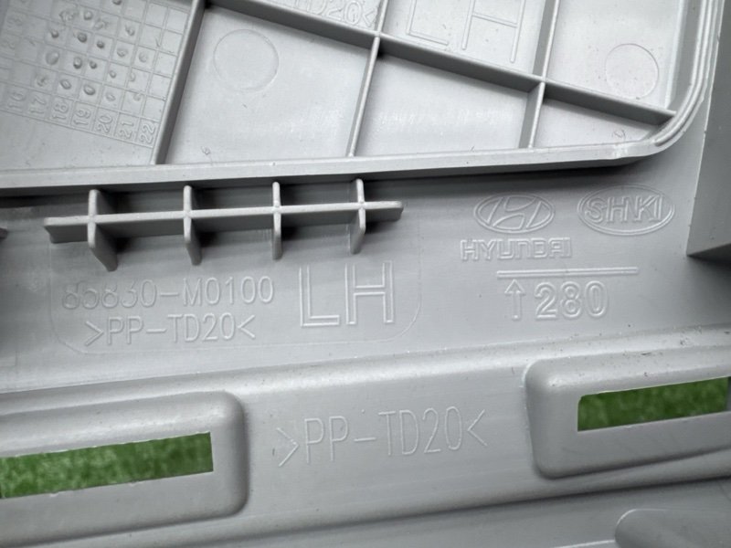 Накладка центральной стойки верхняя Hyundai Creta 2021 GS
