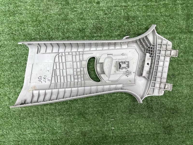 Накладка центральной стойки верхняя Skoda Octavia 2013 A7
