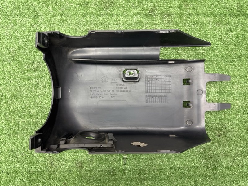 Кожух рулевой колонки Skoda Octavia 2013 A7
