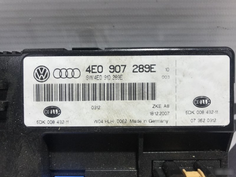 Блок управления светом Audi A8 D3