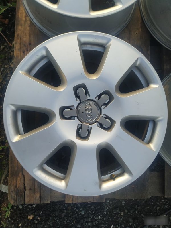 Диски колес Audi Q7 4L