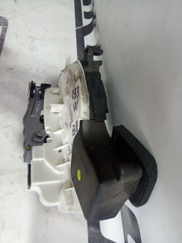 Замок двери Volkswagen Passat B8