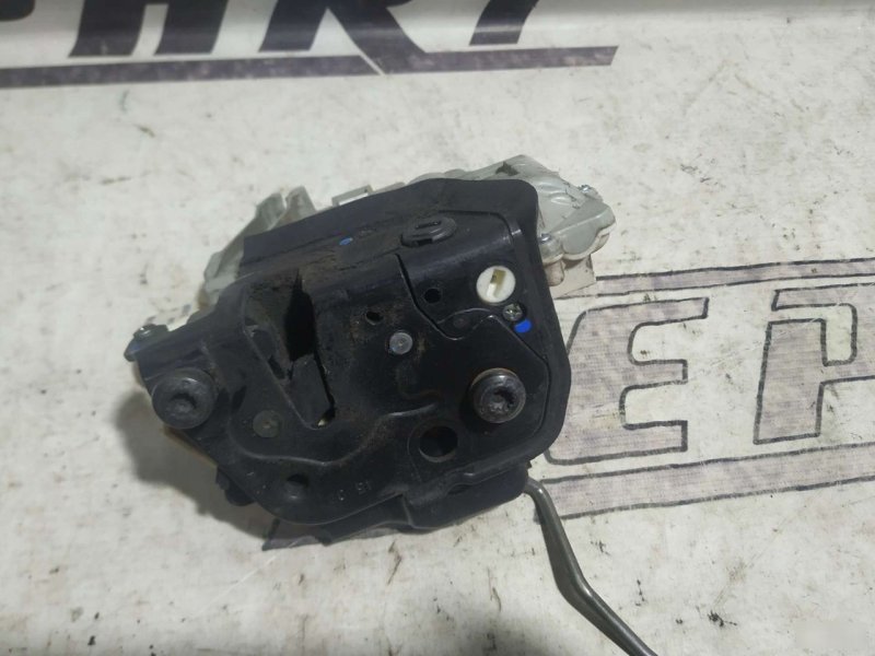 Замок двери Audi A3 2009 8P