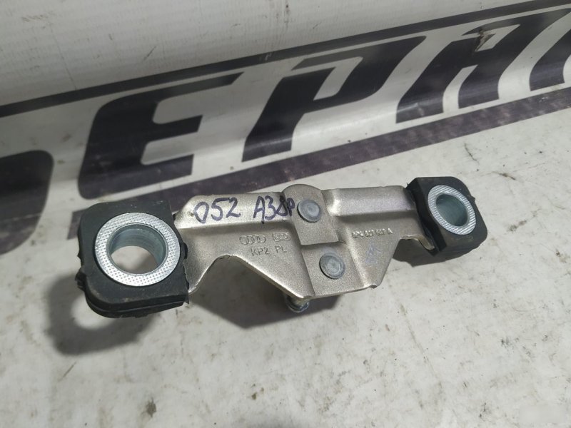 Ответная часть замка багажника Audi A3 2009 8P