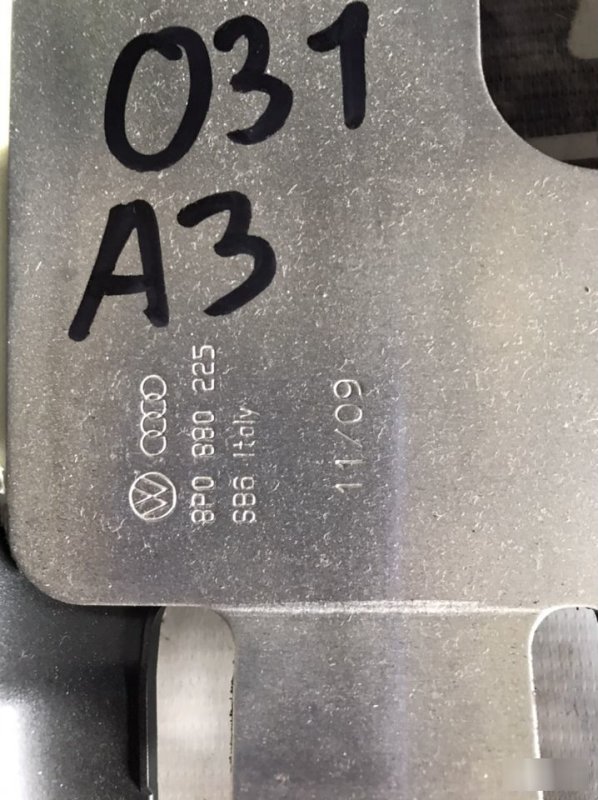 Кожух рулевой колонки Audi A3 8P