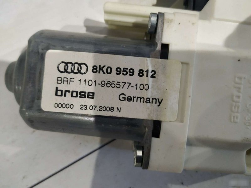 Моторчик стеклоподъемника Audi A4 B8