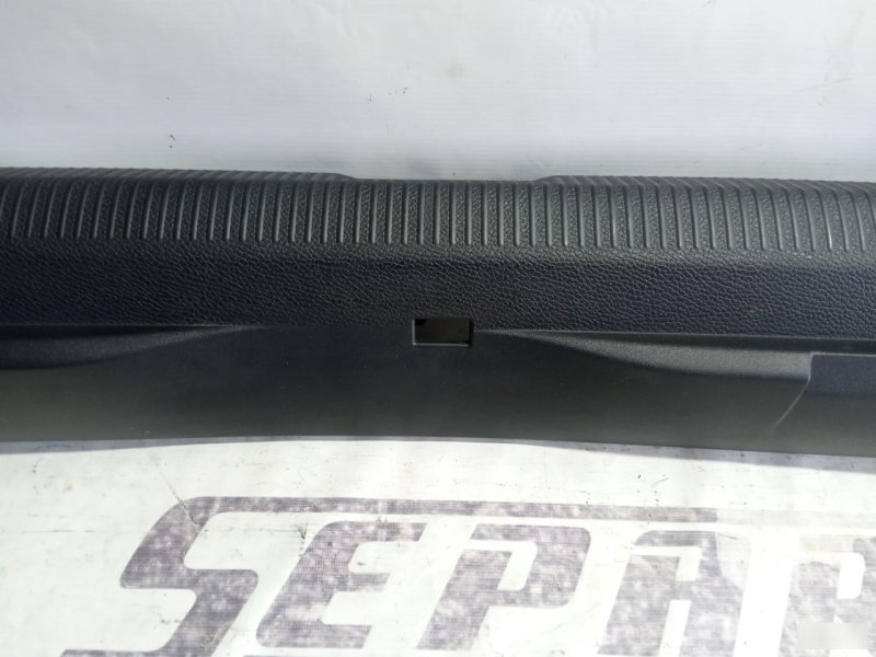 Накладка замка багажника Volkswagen Passat B7