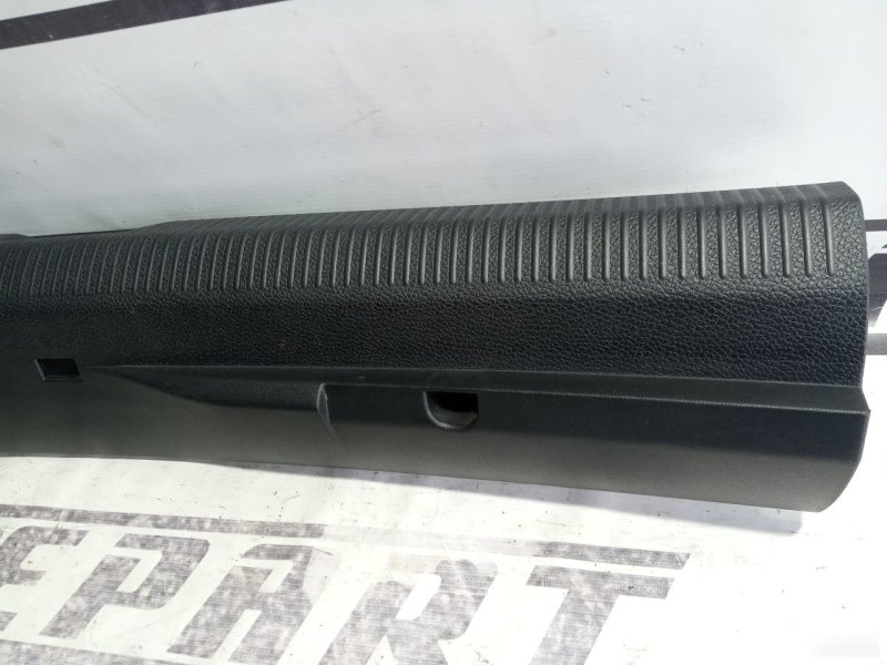 Накладка замка багажника Volkswagen Passat B7
