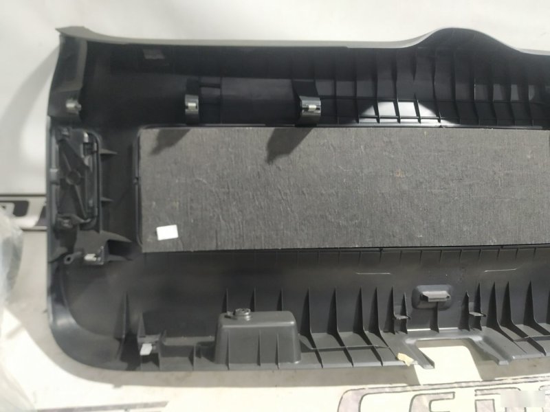 Обшивка крышки багажника Volkswagen Tiguan 1 2007—2011