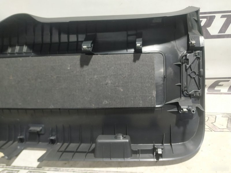 Обшивка крышки багажника Volkswagen Tiguan 1 2007—2011