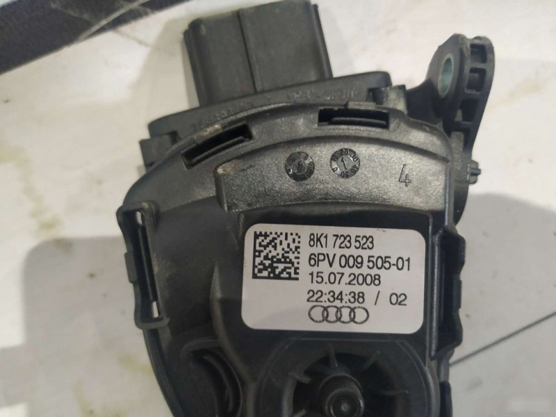 Педаль газа Audi A4 B8