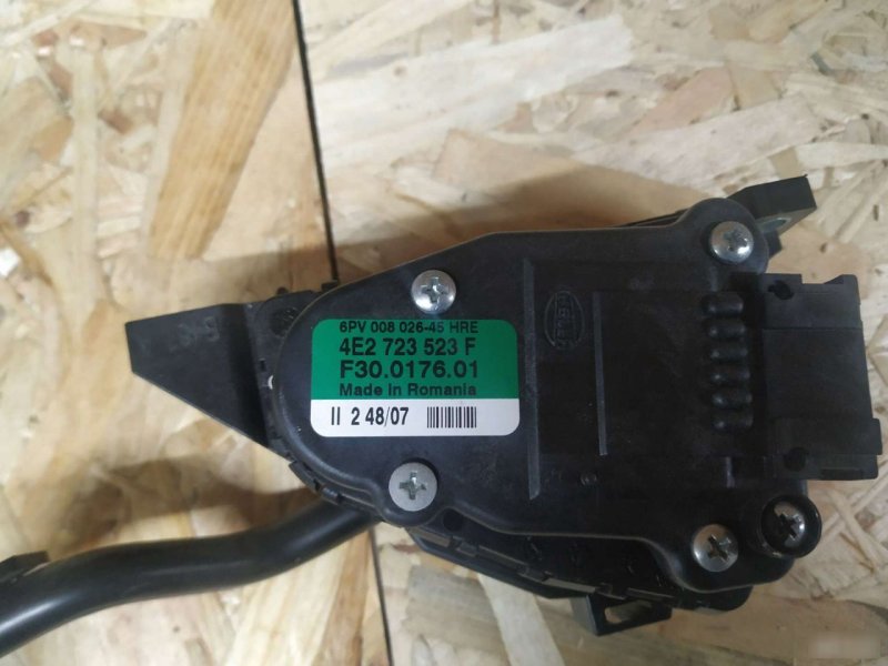 Педаль газа Audi A8 D3