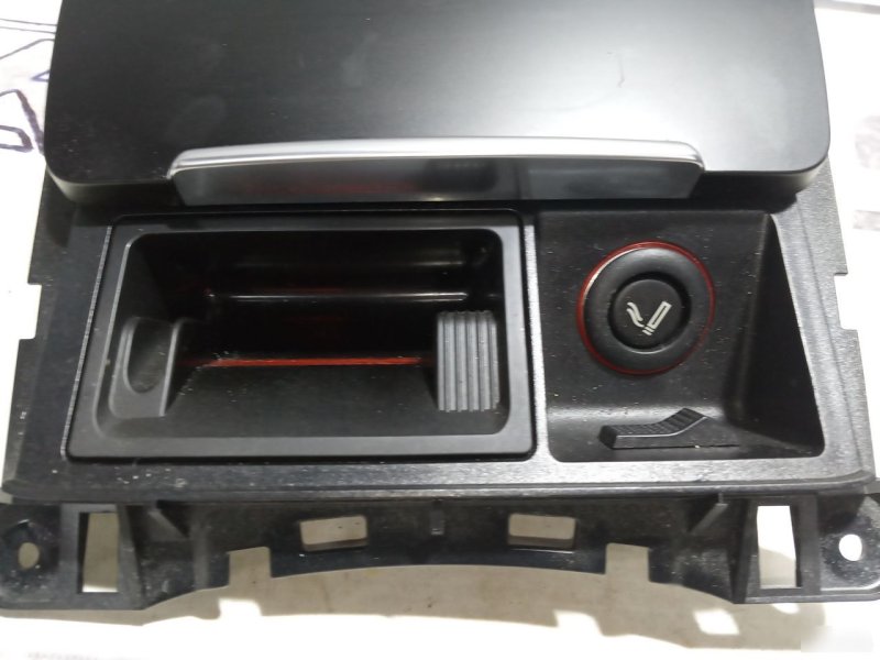 Пепельница Audi Q5 2008—2012 8R