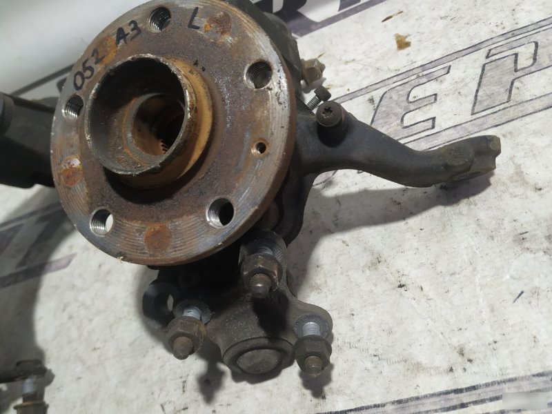 Поворотный кулак Audi A3 2009 8P