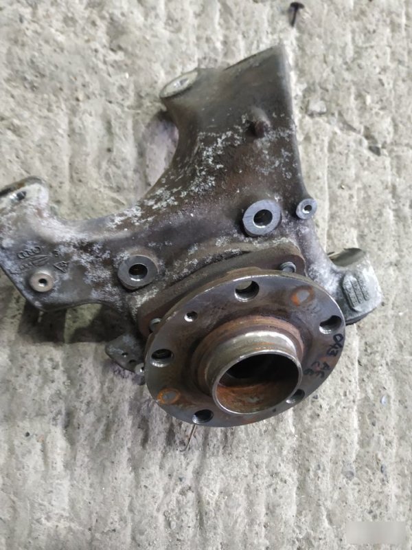 Поворотный кулак Audi A6 2004—2008 С6