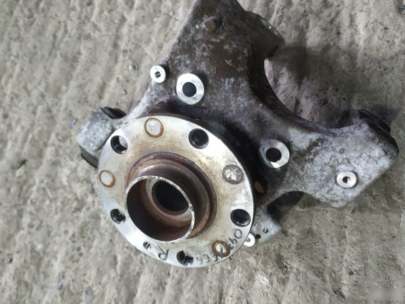 Поворотный кулак Audi A6 2004—2008 С6