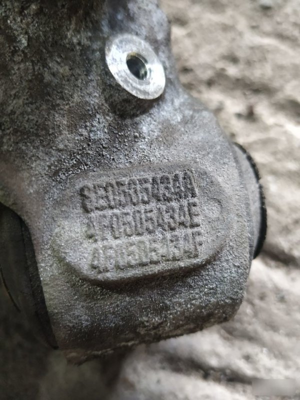 Поворотный кулак Audi A6 2004—2008 С6