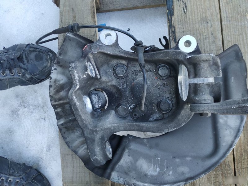Поворотный кулак BMW E60