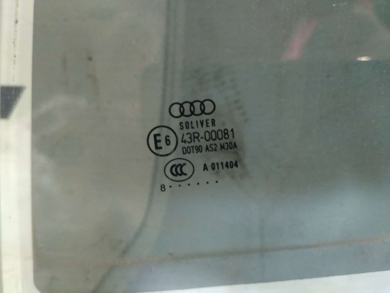 Стекло двери Audi A4 B8