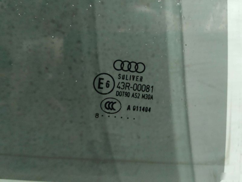Стекло двери Audi A4 B8
