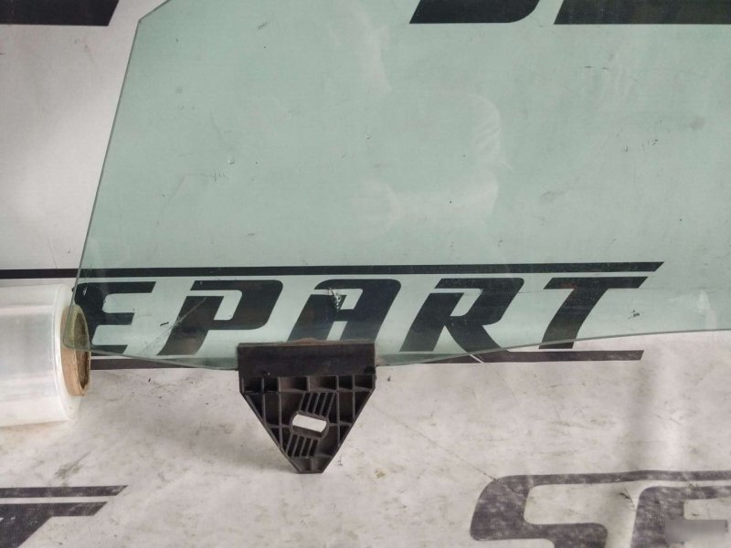 Стекло двери Audi A4 B7