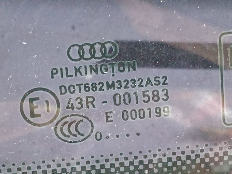 Форточка Audi A5 8T