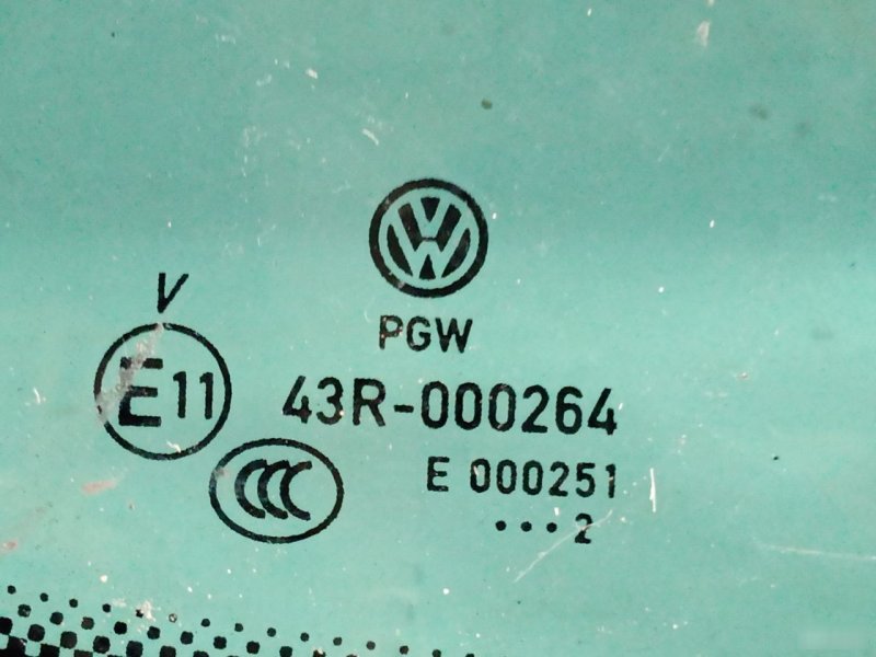 Форточка Volkswagen Passat B7