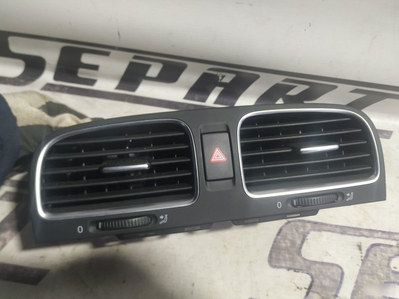 Центральный дефлектор Volkswagen Golf 6 GTI 2008—2012