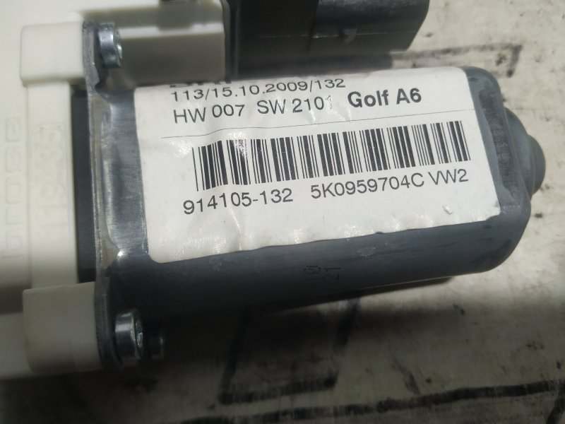 Моторчик стеклоподъемника Volkswagen Golf GTI 2010 VI