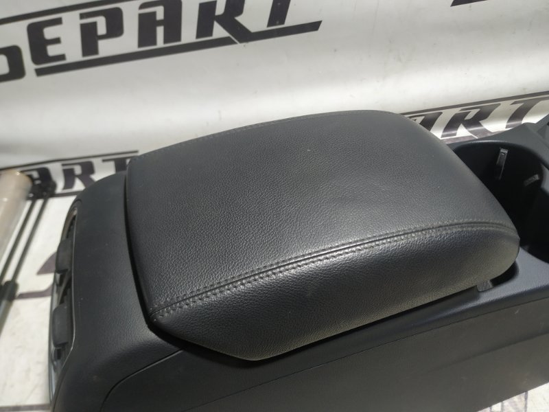 Подлокотник Audi Q5 2013 8R