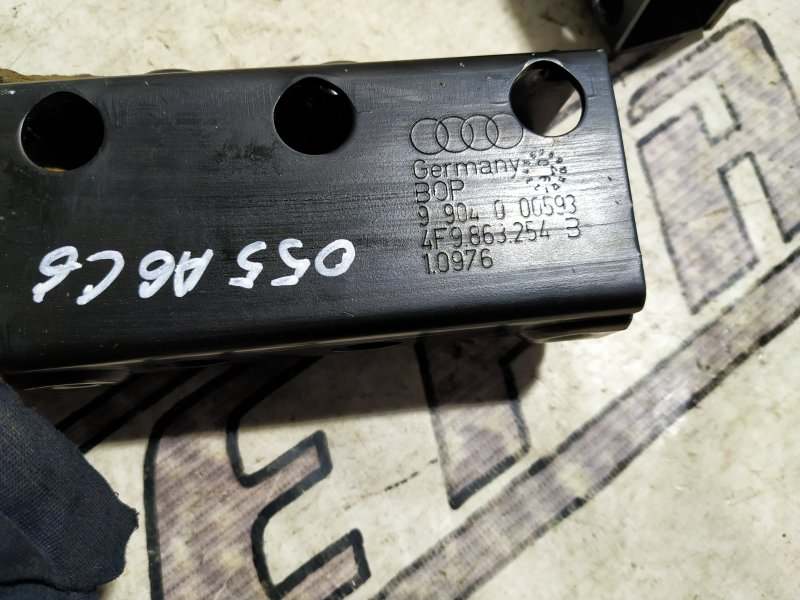 Кронштейн полки багажника Audi A6 2007 C6