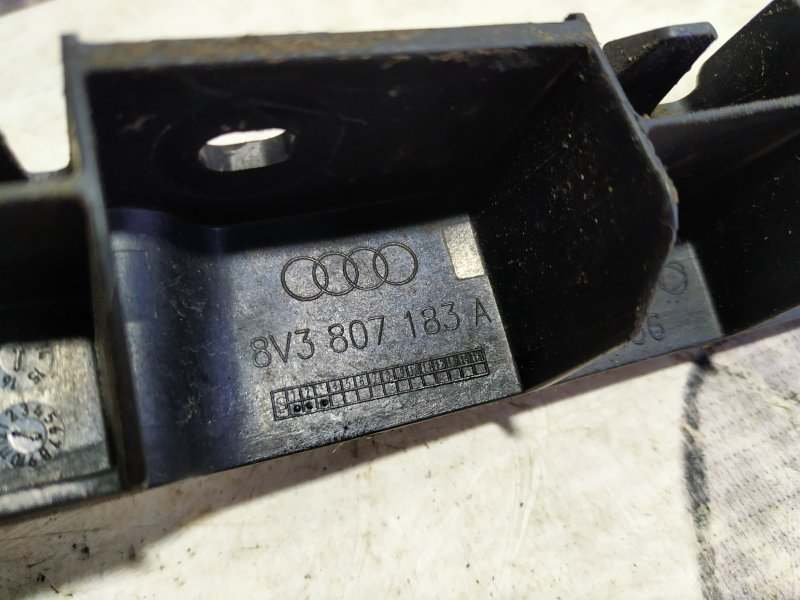 Кронштейн крепления бампера Audi A3 2013 8V hatchback