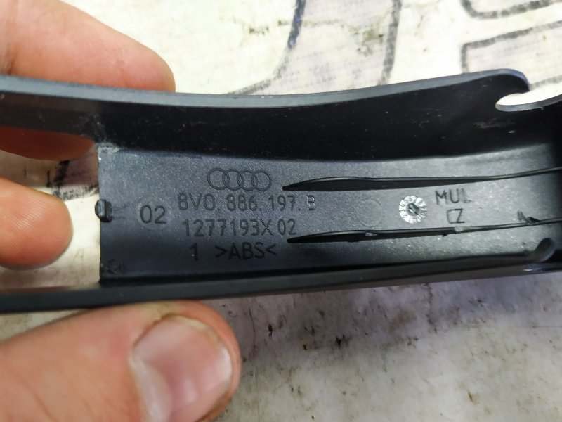 Заглушка крепления сиденья Audi A3 2013 8V hatchback