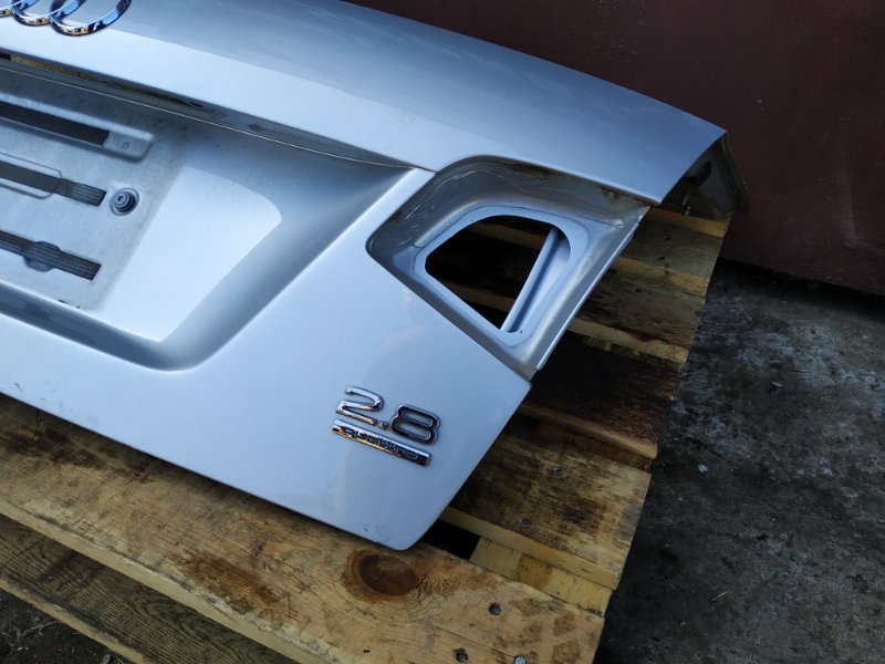 Крышка багажника Audi A6 2010 C6