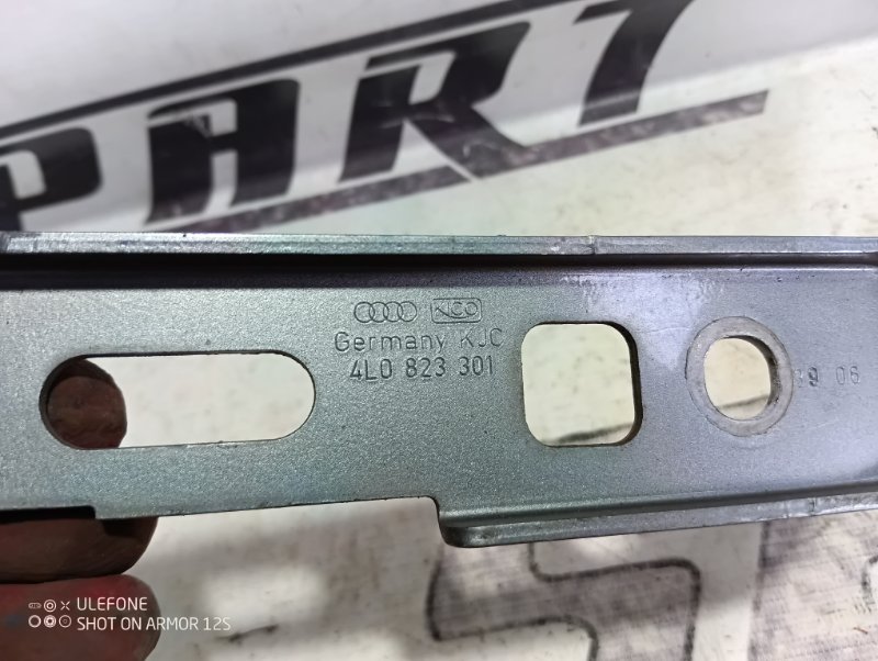 Петля капота Audi Q7 2007 4L