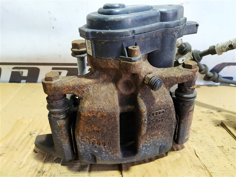 Суппорт Audi A4 2009 B8