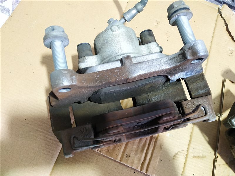 Суппорт Volkswagen Passat 2011 B7