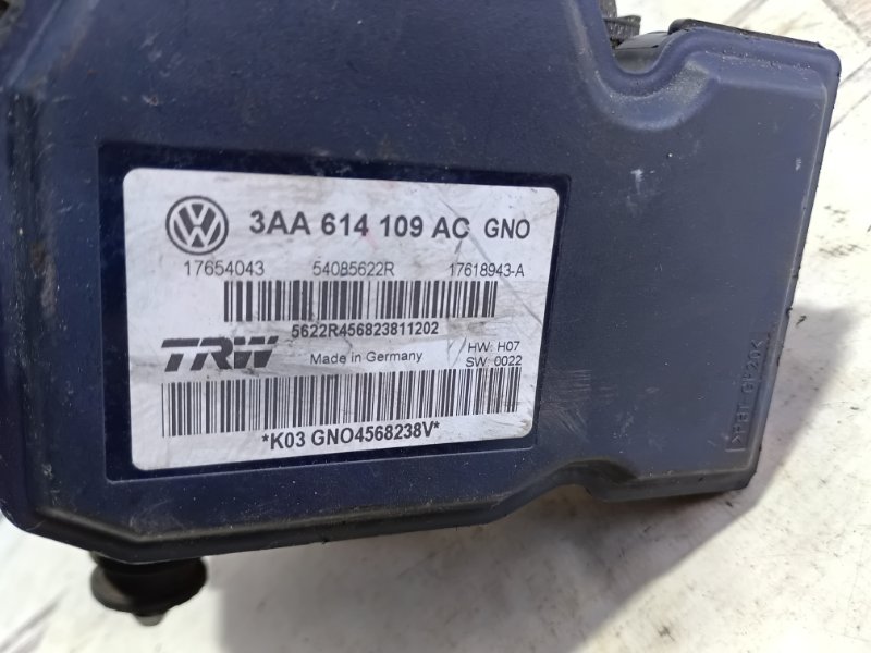 Блок ABS Volkswagen Passat 2011 B7