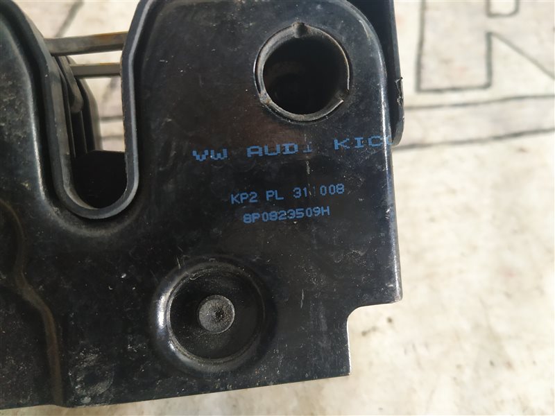 Замок капота Audi A3 2009 8P
