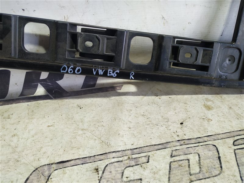 Кронштейн крепления бампера Volkswagen Passat 2008 B6