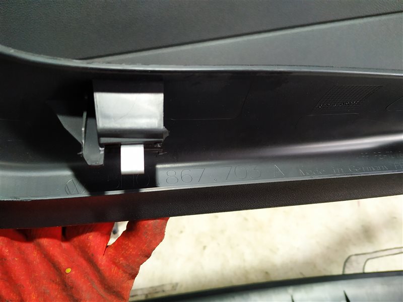 Обшивка двери багажника Volkswagen Tiguan 2010 5N
