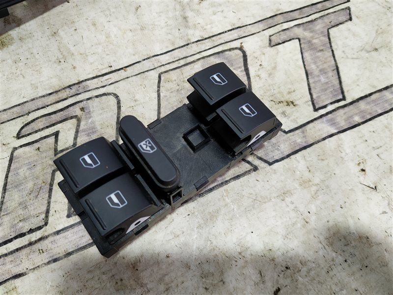 Блок управления стеклоподъемниками Volkswagen Passat 2011 B7