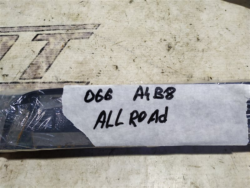 Накладки на пороги Audi A4 ALLROAD 2010 B8