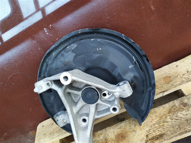 Кулак поворотный Volkswagen Passat 2011 B7