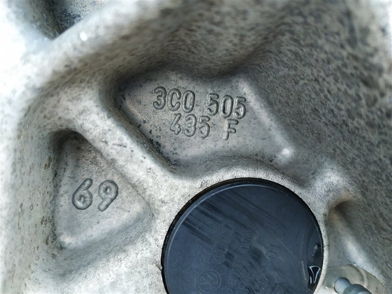 Кулак поворотный Volkswagen Passat 2011 B7